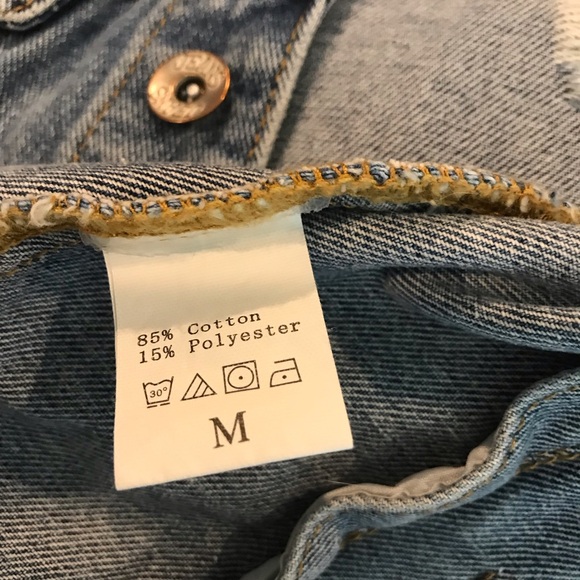 Jean Jacket distressed Womens size medium - Picture 5 of 5